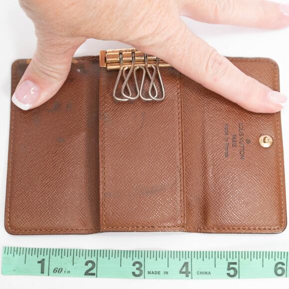 Authentic Louis Vuitton Monogram Multicles 4 Key Holder 2002 - Picture 13 of 16